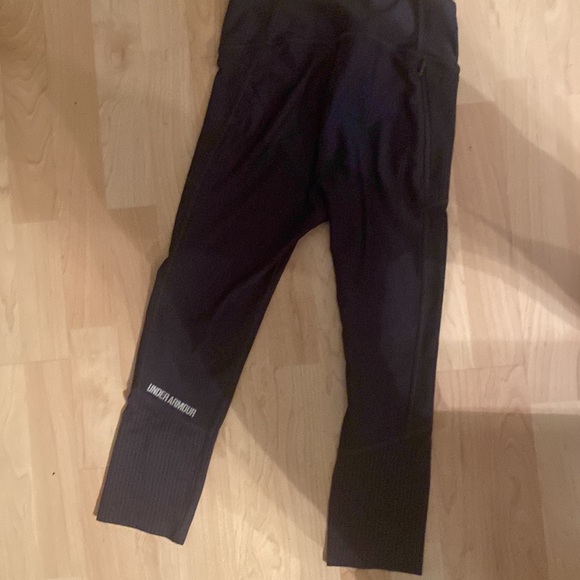 Under armour dark blue capris - Picture 3 of 4